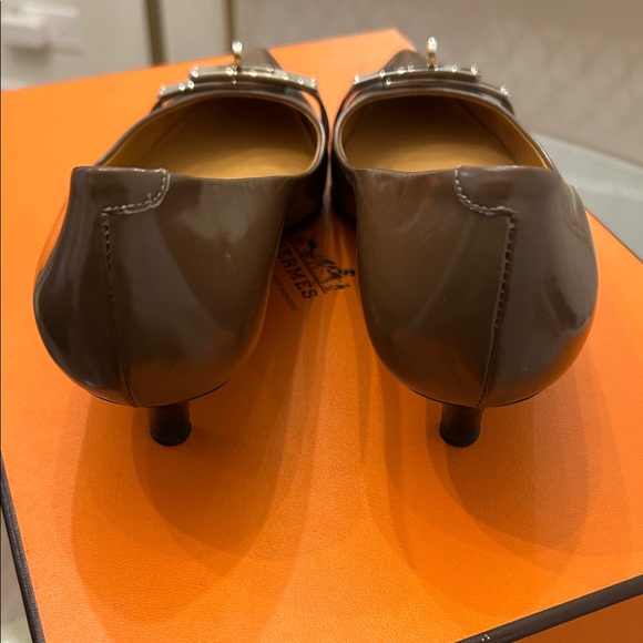 Hermes Brown Leather Pumps W/ Silver Tone Kelly Buckle Hardware Size 34.5 - Picture 6 of 6